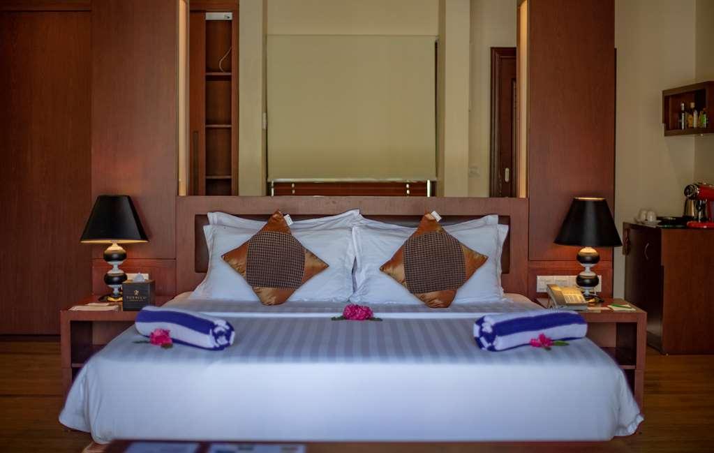 Furaveri Island Resort And Spa Muravandhoo Zimmer foto