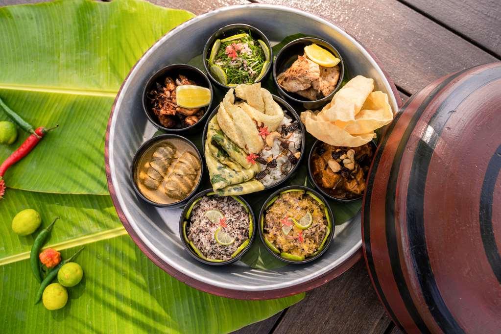 Furaveri Island Resort And Spa Muravandhoo Restaurant foto